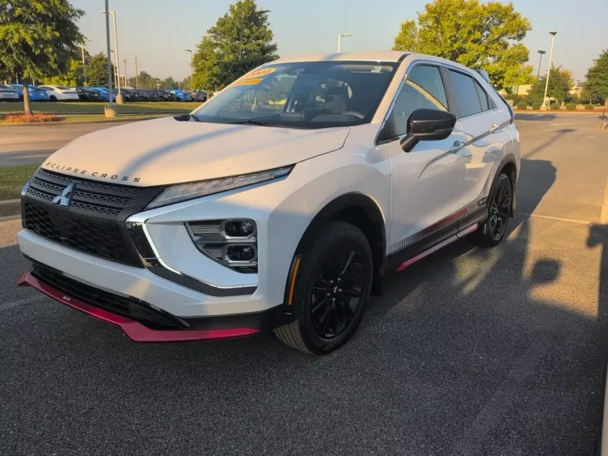 2023 Mitsubishi Eclipse Cross LE Ralliart photo 1