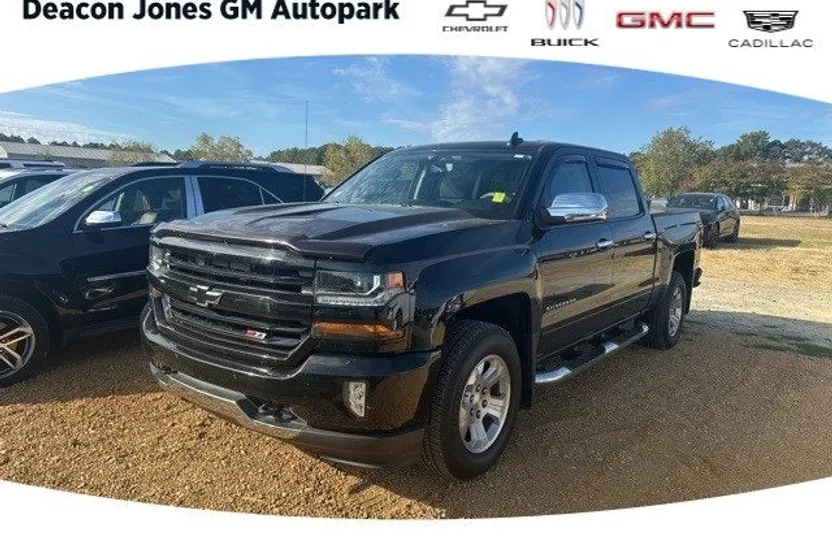 2017 Chevrolet Silverado 1500 LT photo 1