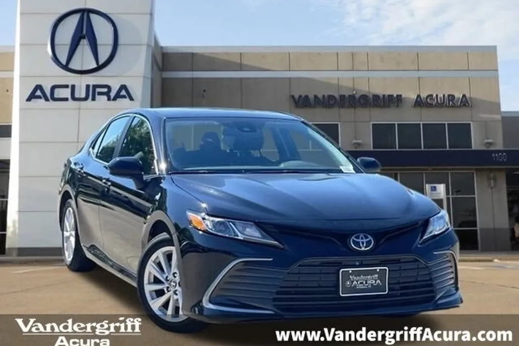 2024 Toyota Camry LE photo 1