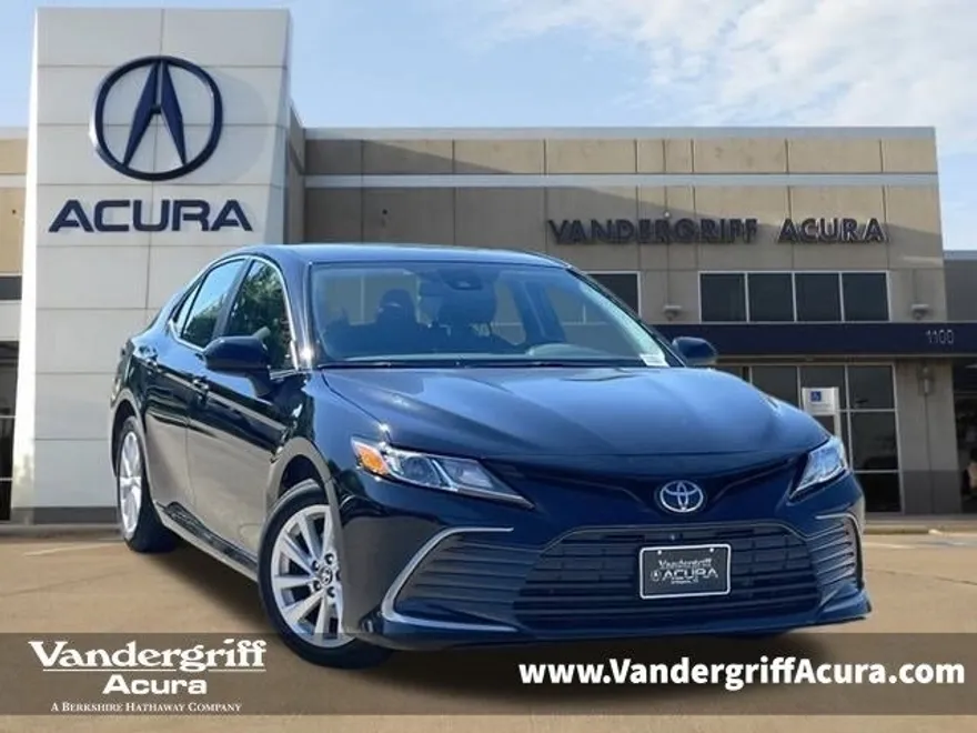 2024 Toyota Camry LE photo 1