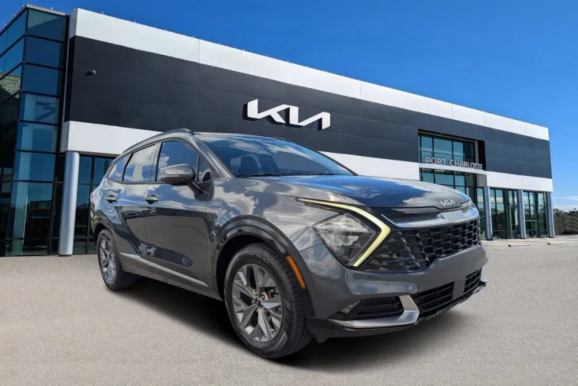 2023 Kia Sportage SX photo 1
