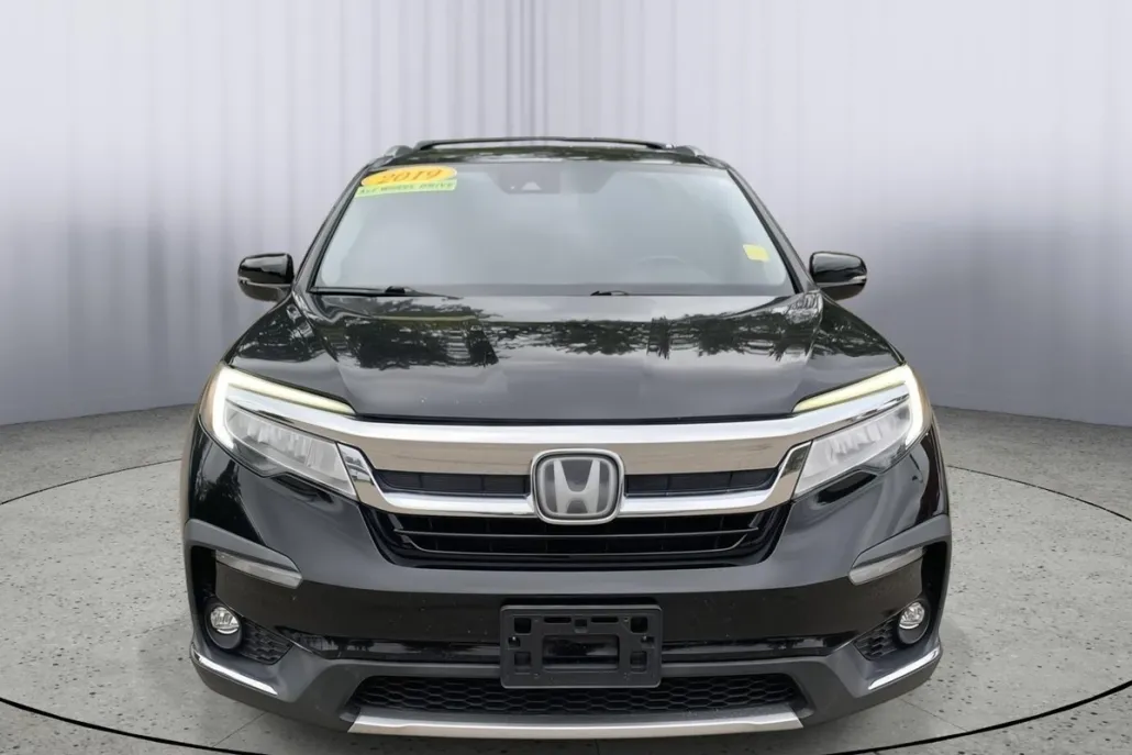 2019 Honda Pilot Elite photo 2