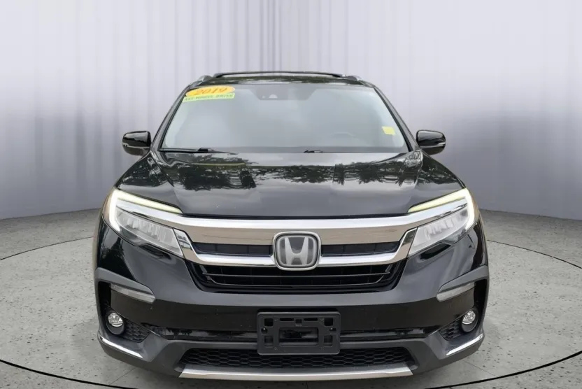 2019 Honda Pilot Elite photo 2