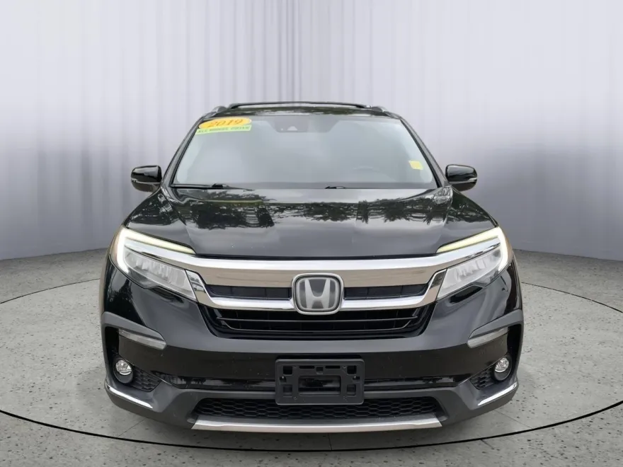 2019 Honda Pilot Elite photo 2