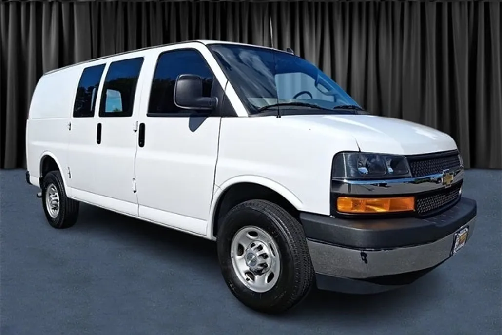 2023 Chevrolet Express 2500 Work Cargo Van photo 1
