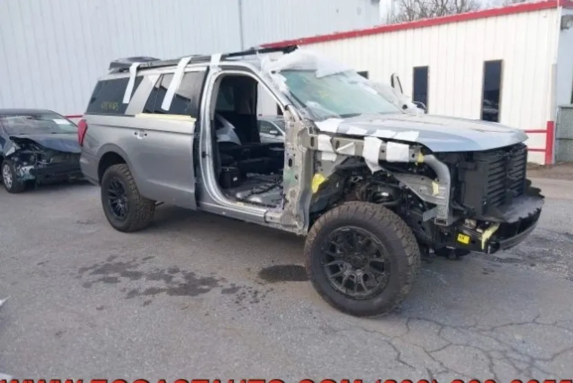 2023 Ford Expedition MAX XL photo 1