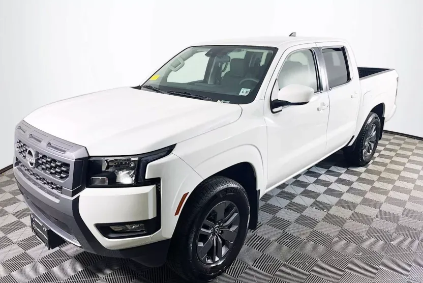 2025 Nissan Frontier SV photo 1
