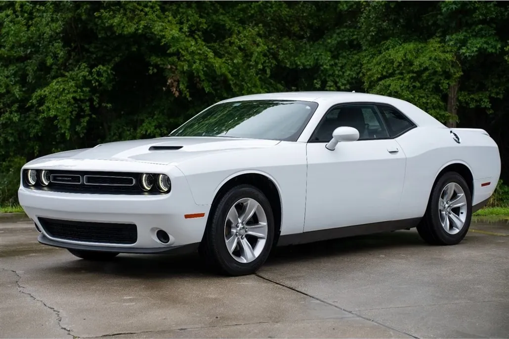 2021 Dodge Challenger SXT photo 1