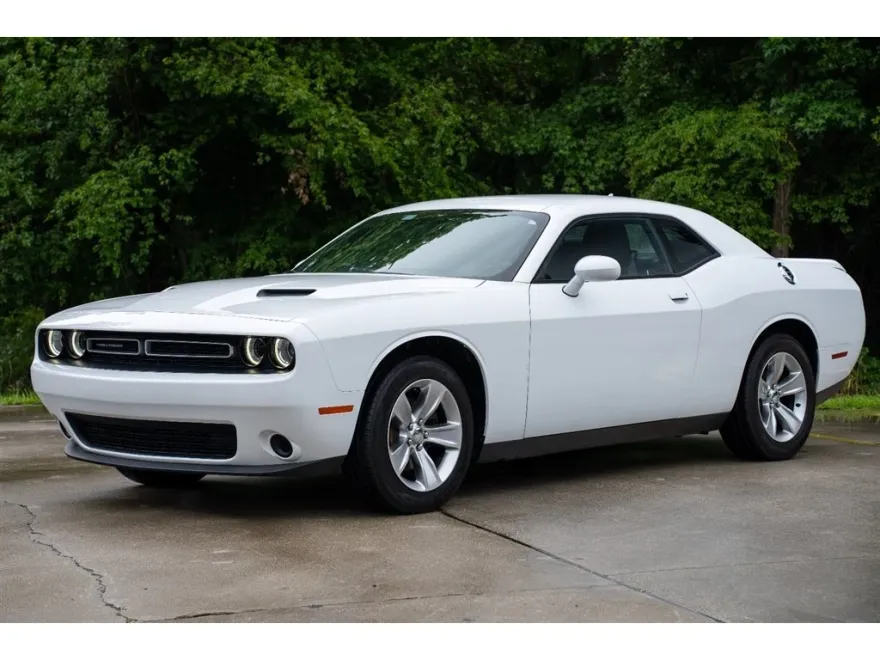 2021 Dodge Challenger SXT photo 1
