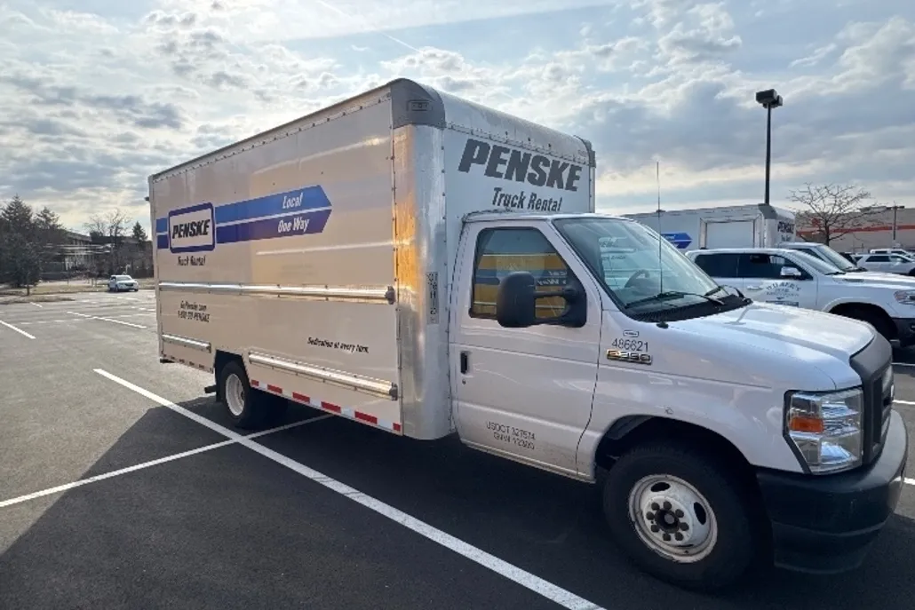 2022 Ford E-350 photo 1