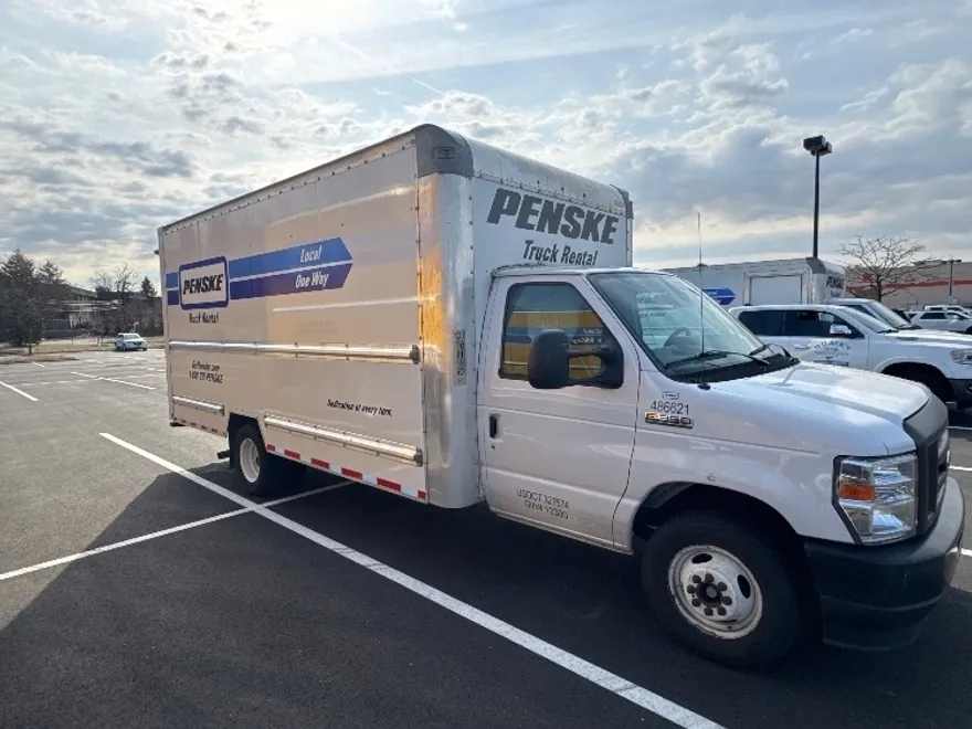 2022 Ford E-350 photo 1