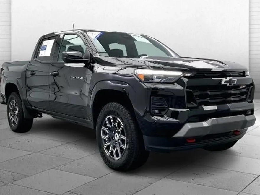 2023 Chevrolet Colorado Z71 photo 1