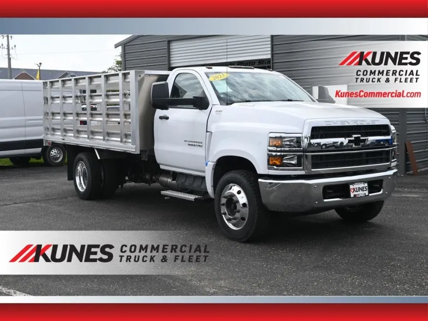 2023 Chevrolet Silverado 6500HD LT photo 1