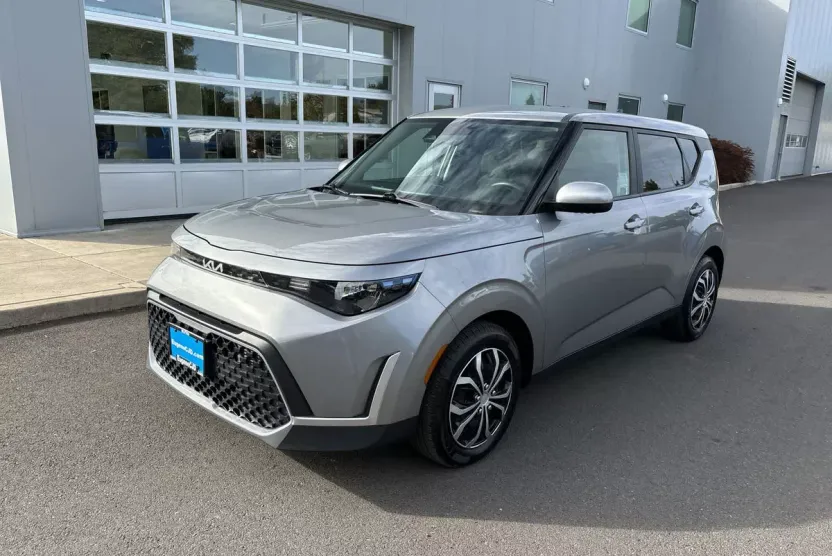 2023 Kia Soul LX S photo 1