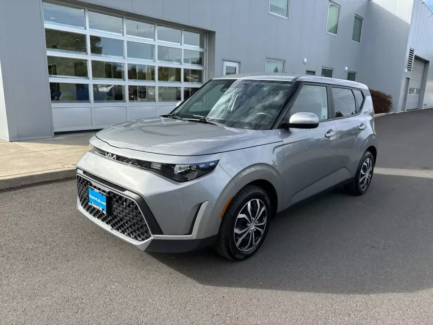 2023 Kia Soul LX S photo 1