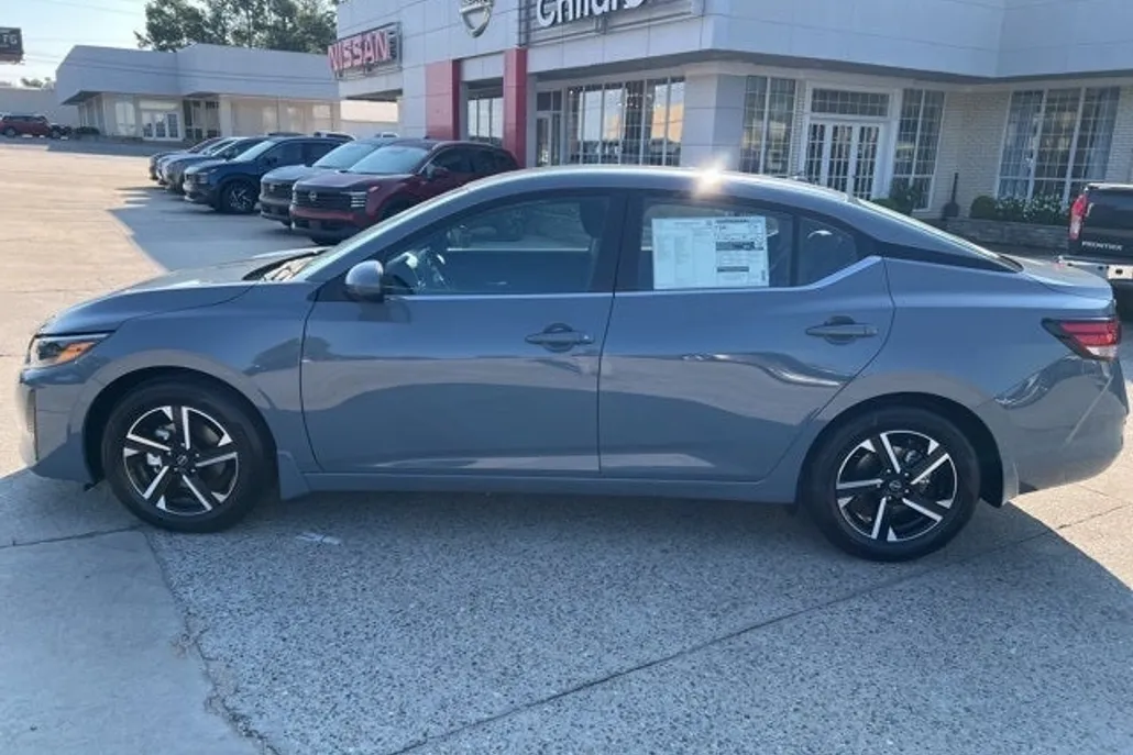 2025 Nissan Sentra SV photo 1