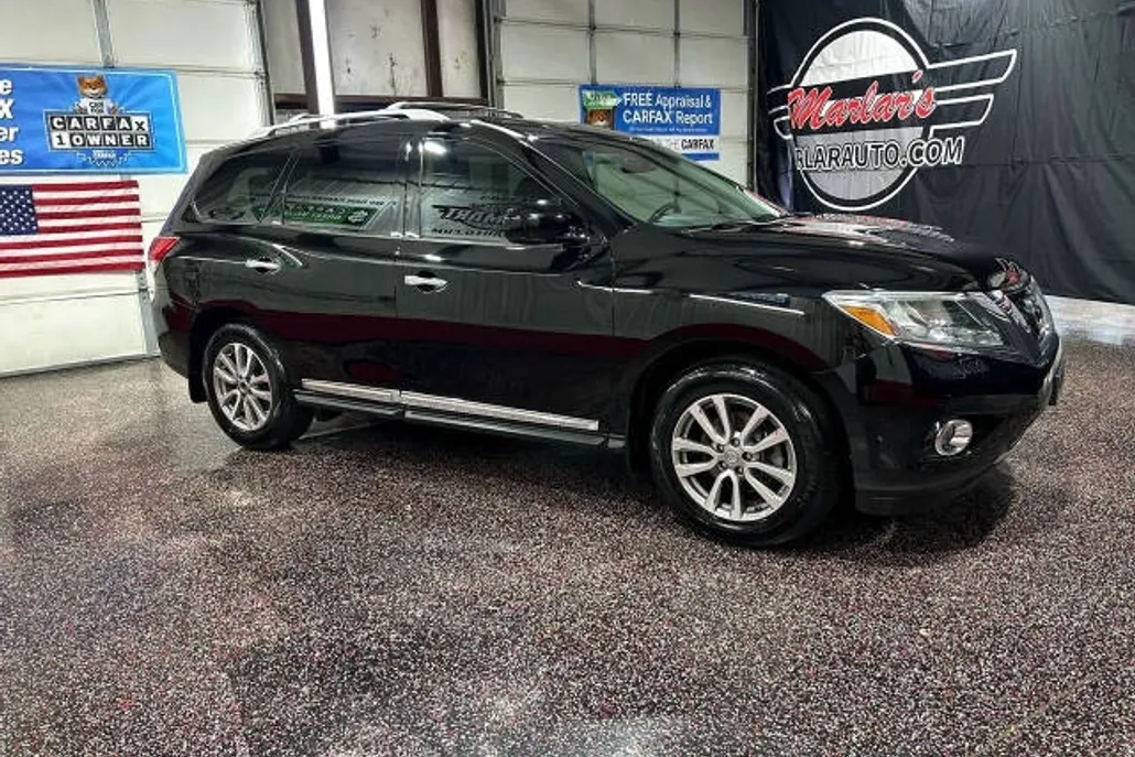 2014 Nissan Pathfinder SL photo 1