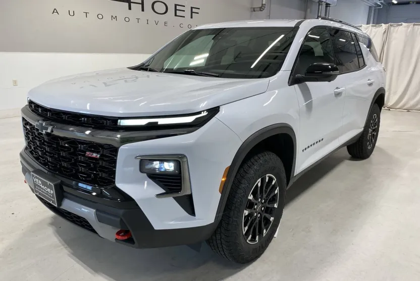 2026 Chevrolet Traverse Z71 photo 1