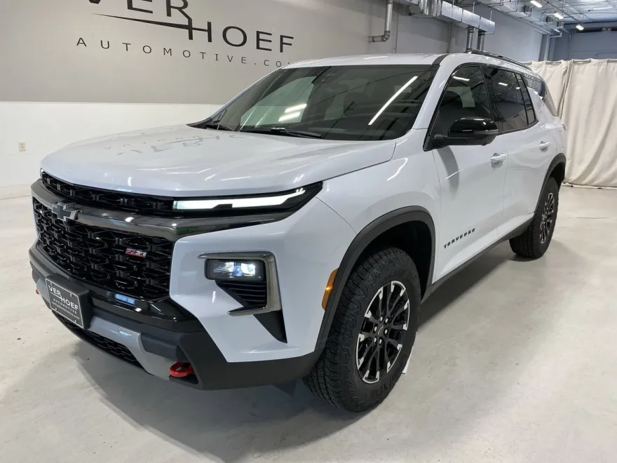 2026 Chevrolet Traverse Z71 photo 1