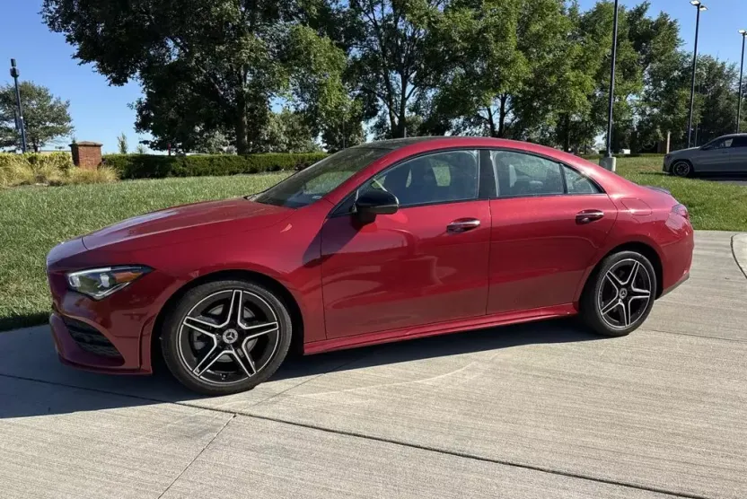 2023 Mercedes Benz CLA 250 4MATIC photo 1