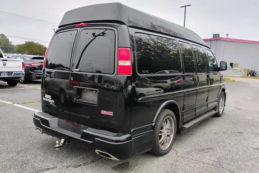 2012 Gmc Savana Cargo photo 1