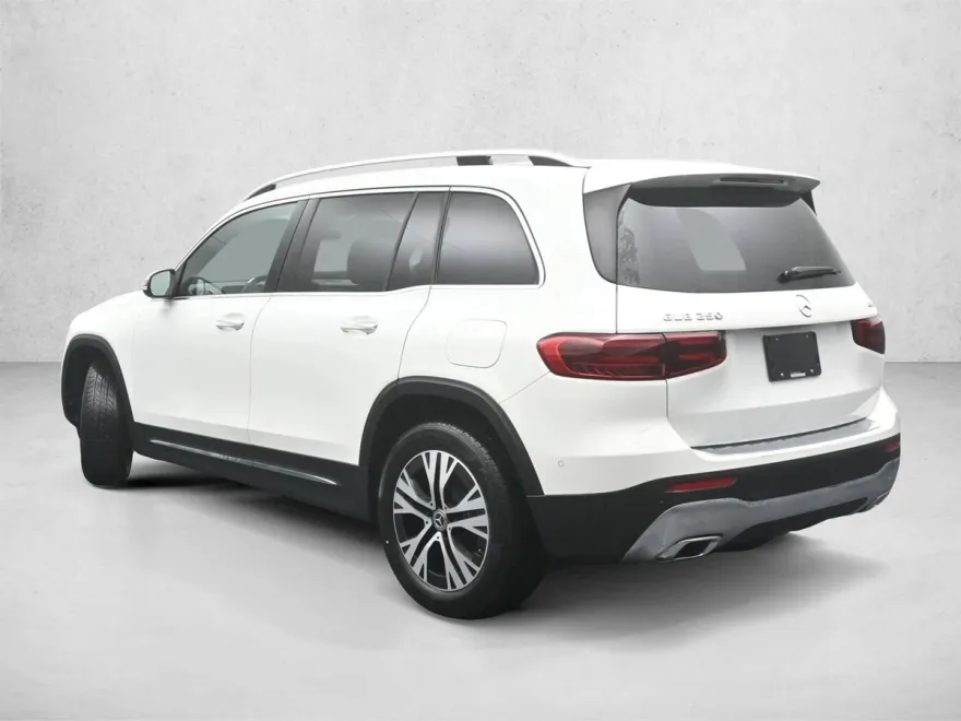 2025 Mercedes Benz GLB 250 4MATIC photo 1