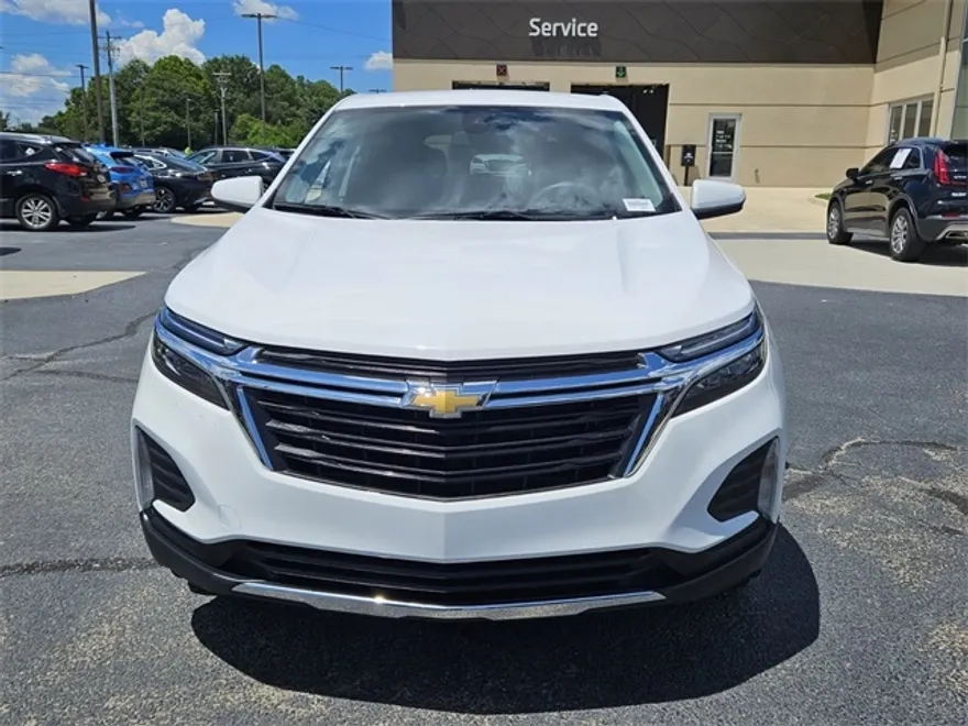2022 Chevrolet Equinox LT photo 1
