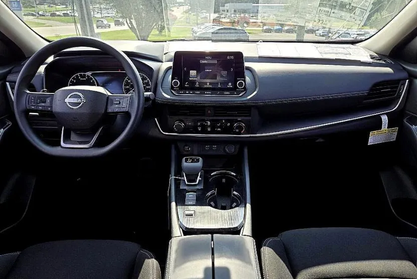 2025 Nissan Rogue S photo 1