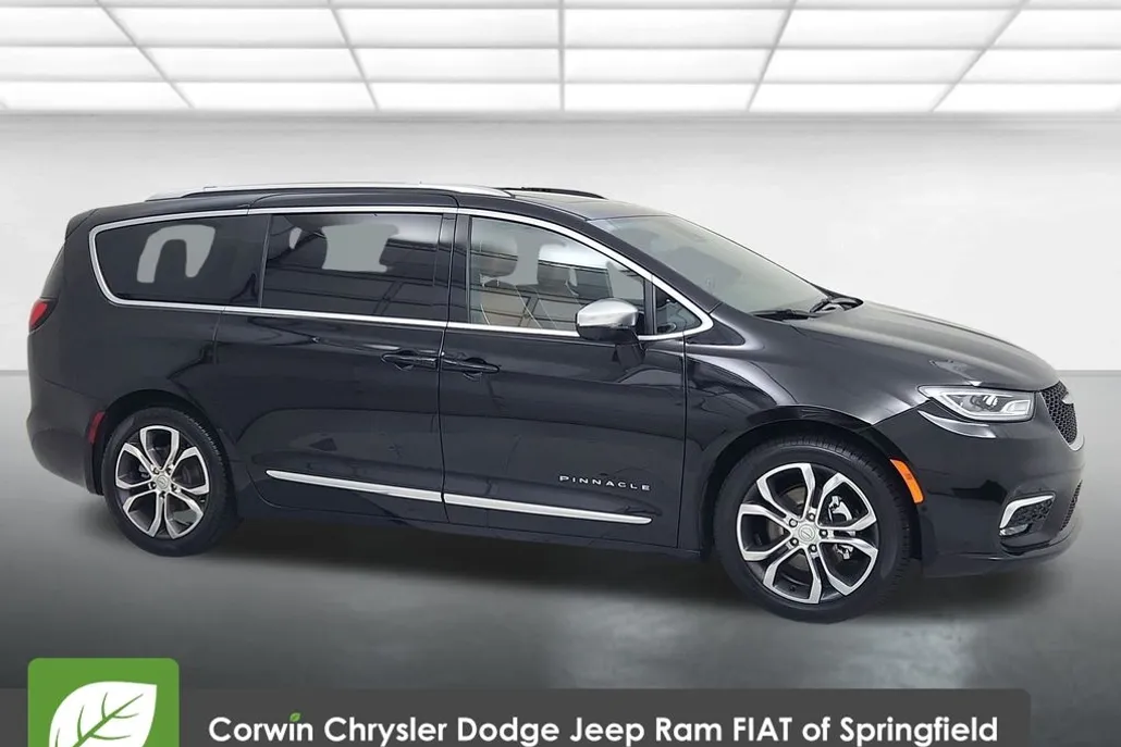 2025 Chrysler Pacifica Pinnacle photo 1
