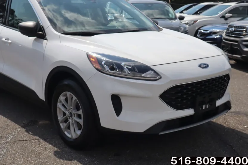 2022 Ford Escape SE photo 1