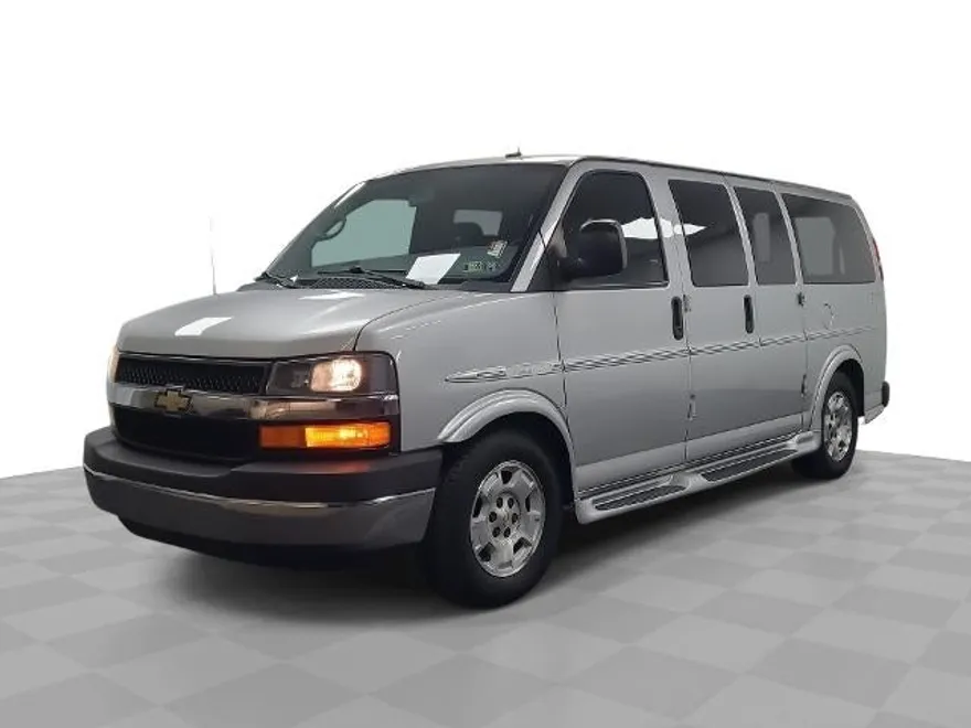 2014 Chevrolet Express 1500 Cargo Van photo 1