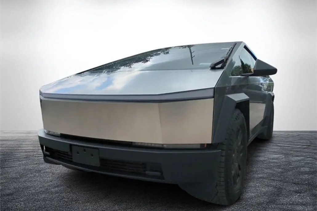 2024 Tesla Cybertruck photo 1