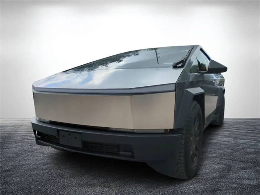 2024 Tesla Cybertruck photo 1
