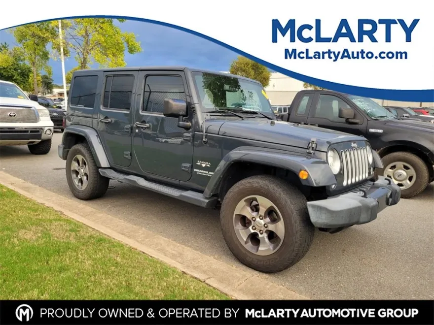 2017 Jeep Wrangler Unlimited Sahara photo 1