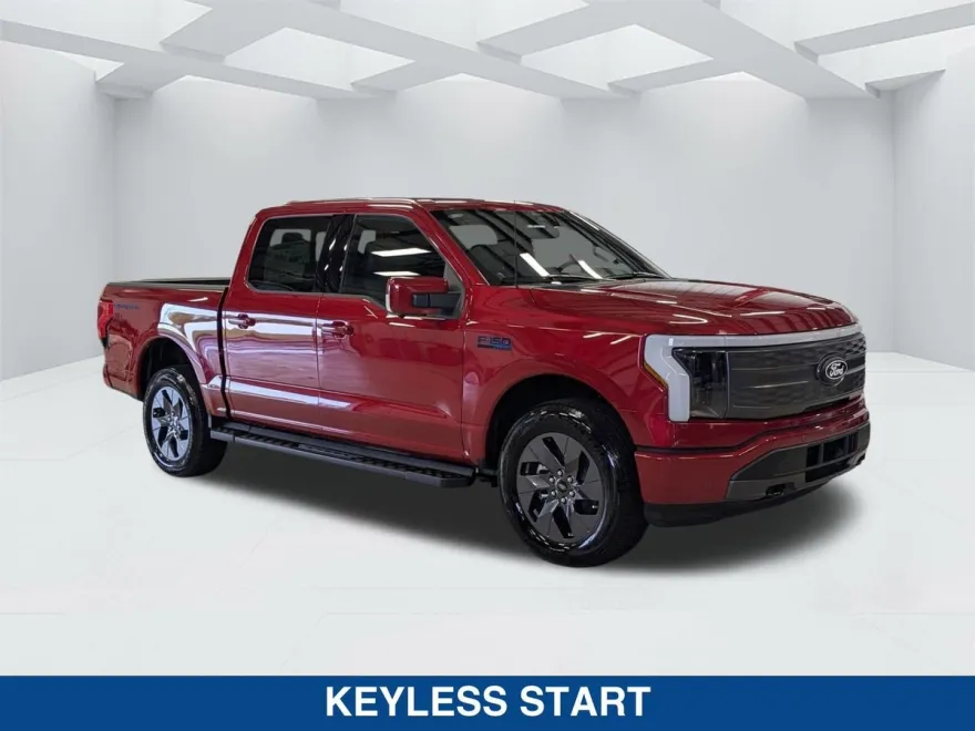 2025 Ford F-150 Lightning Lariat photo 1
