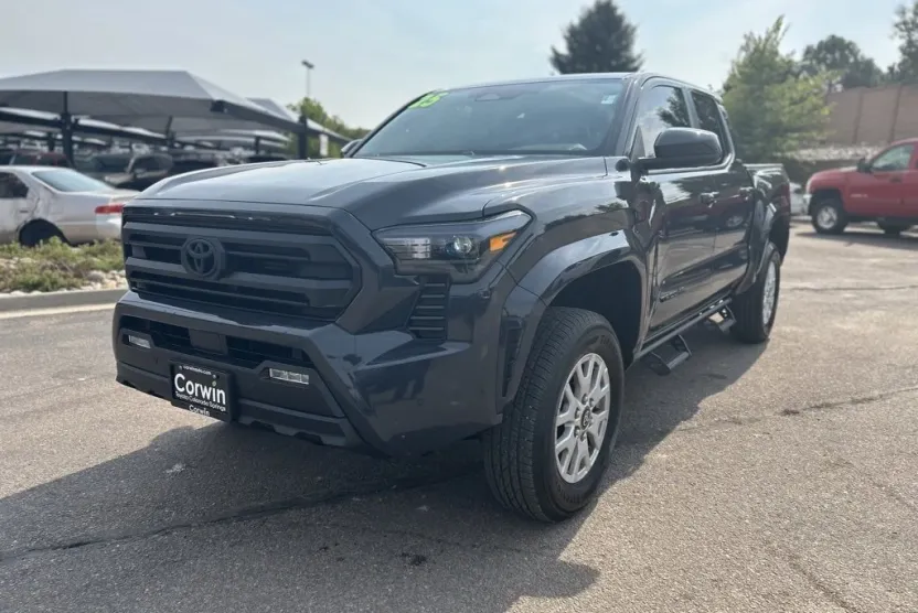2025 Toyota Tacoma Limited photo 1