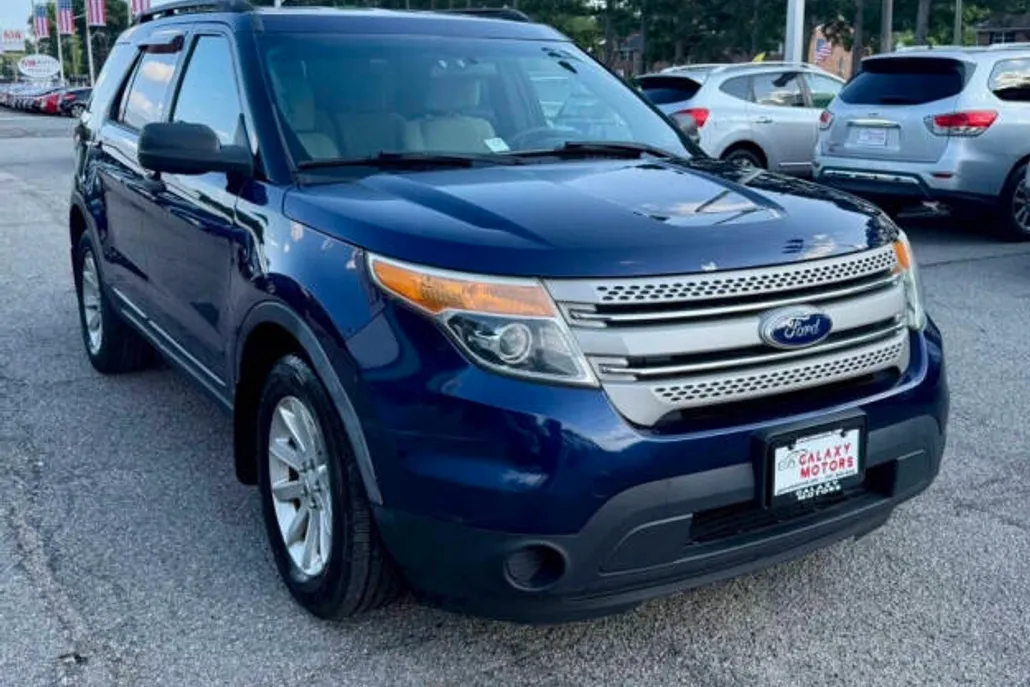 2011 Ford Explorer Base photo 1