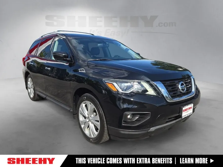 2018 Nissan Pathfinder SL photo 1
