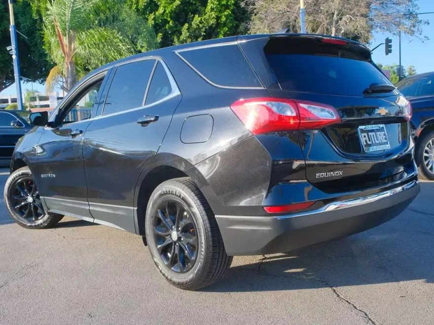 2020 Chevrolet Equinox LT photo 1