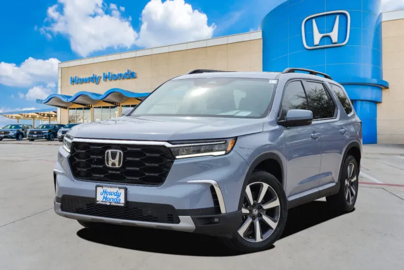 2025 Honda Pilot Touring photo 1