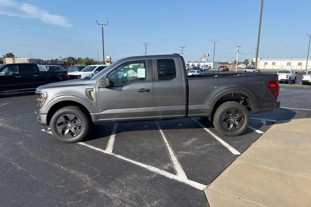 2025 Ford F-150 STX photo 1