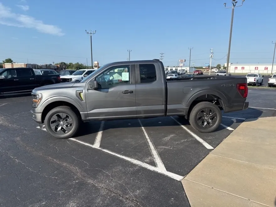 2025 Ford F-150 STX photo 1