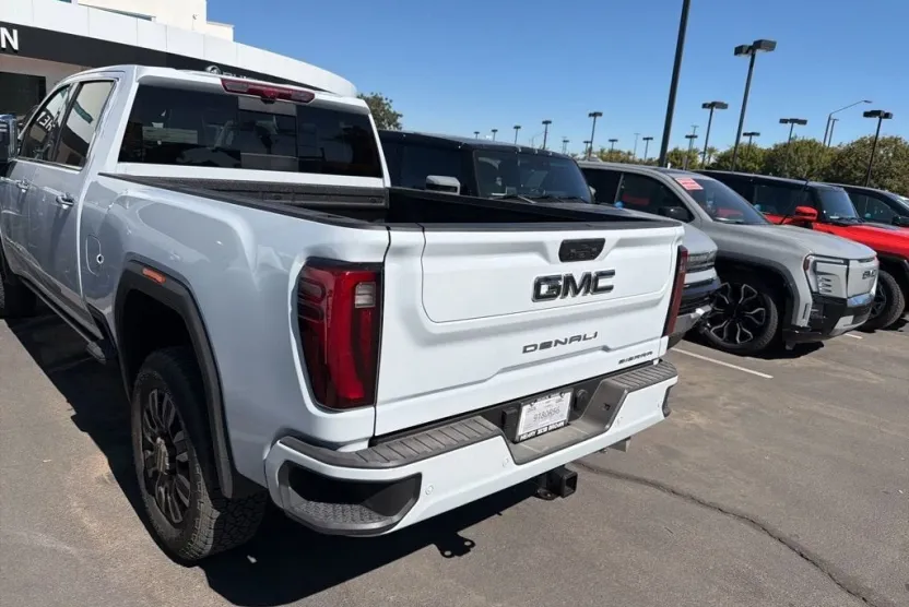 2026 Gmc Sierra 3500 HD Denali Ultimate photo 1