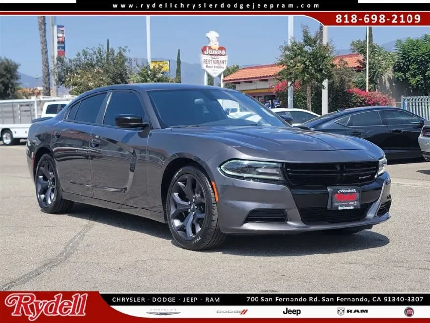 2020 Dodge Charger SXT photo 1