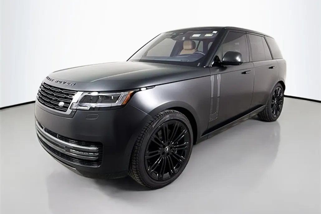 2023 Land Rover Range Rover SE photo 1