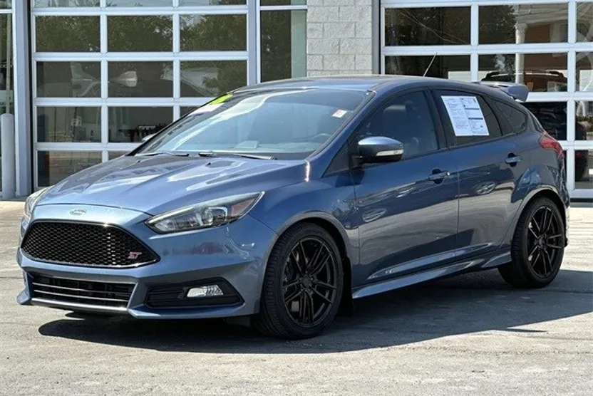 2018 Ford Focus ST photo 1