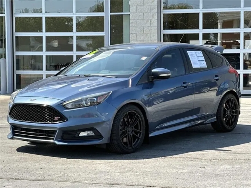 2018 Ford Focus ST photo 1