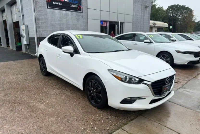 2017 Mazda Mazda3 Sport photo 1