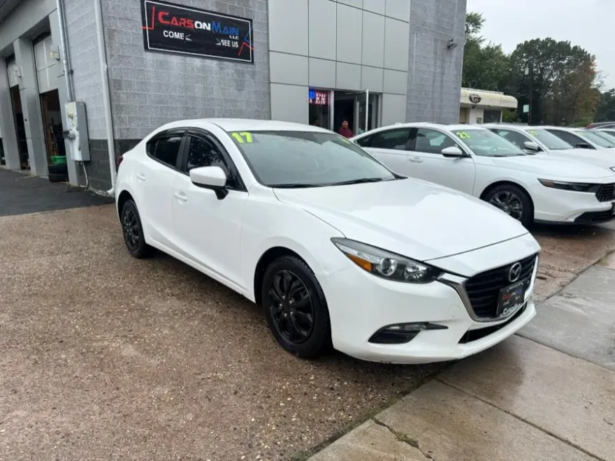 2017 Mazda Mazda3 Sport photo 1