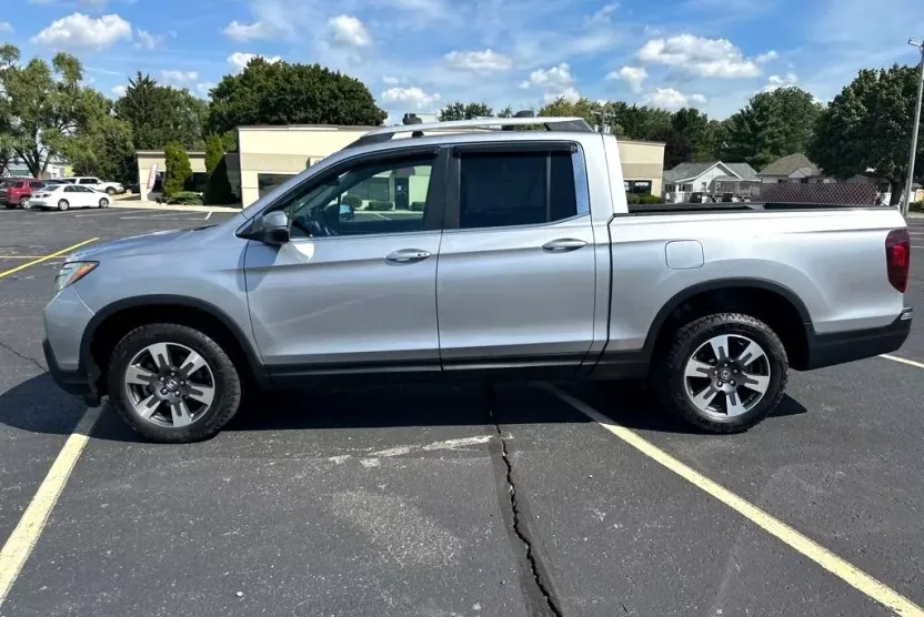 2017 Honda Ridgeline RTL-T photo 1